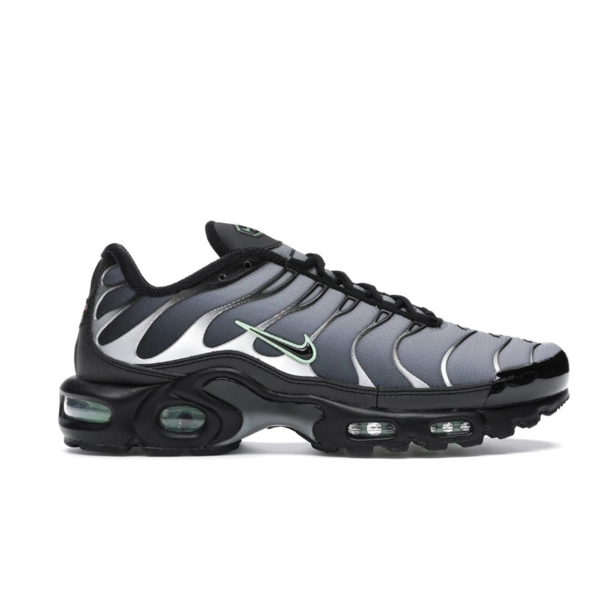 Nike Air Max Plus
Black Particle Grey Vapour Green